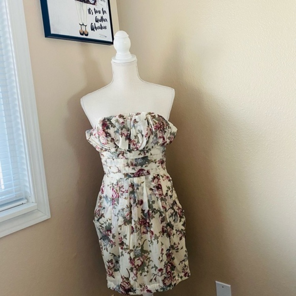 Love Culture floral strapless mini dress with pockets, Sz. S